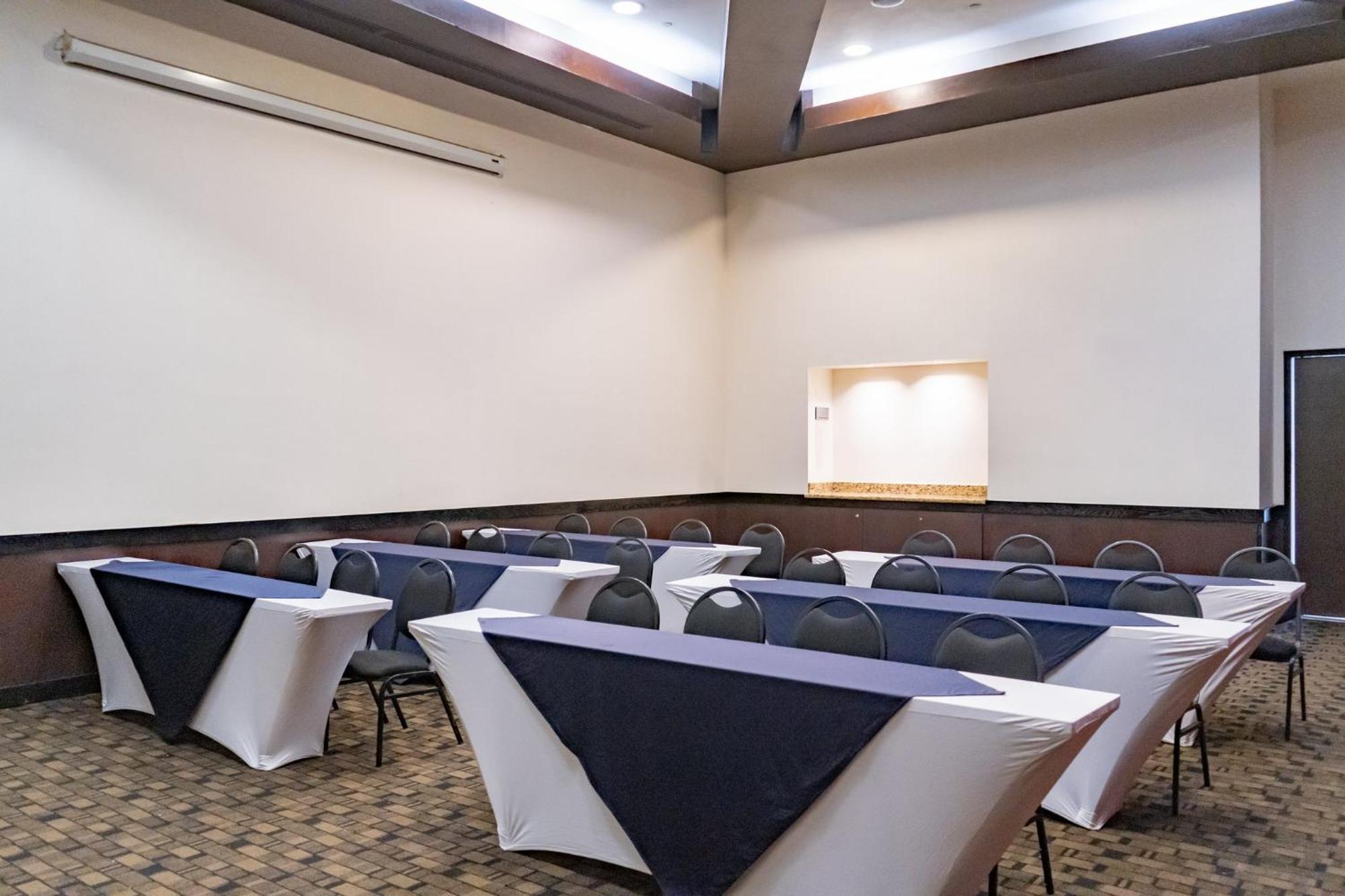 Fiesta Inn Tepic Exterior foto