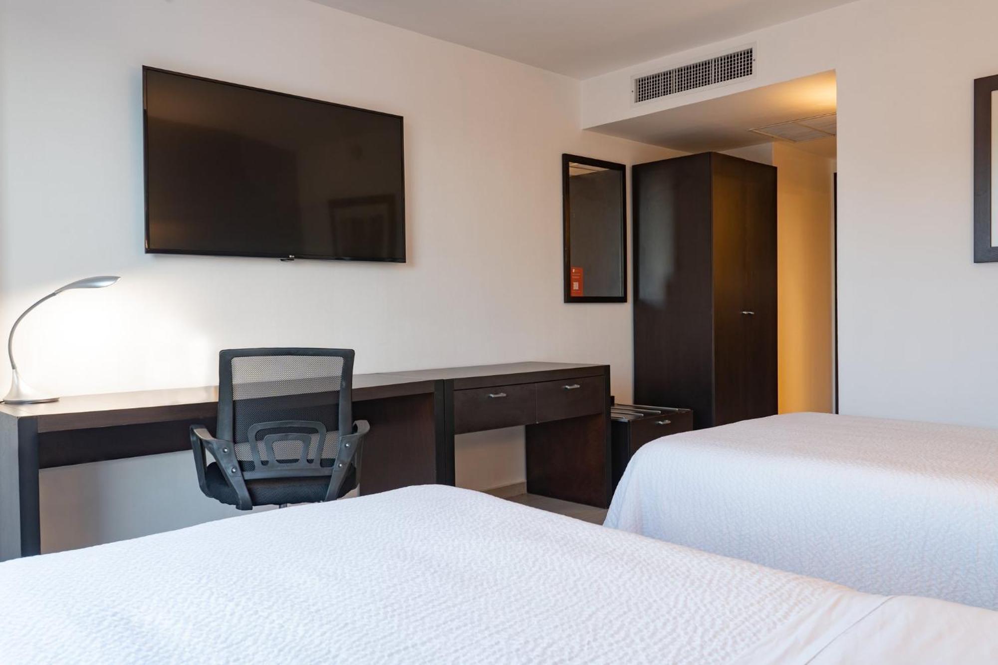Fiesta Inn Tepic Exterior foto
